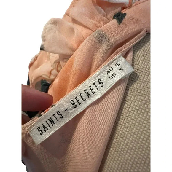 Saint + Secrets Short Sleeve V-Neck Floral Print Mini Dress Size Small - Picture 6 of 6